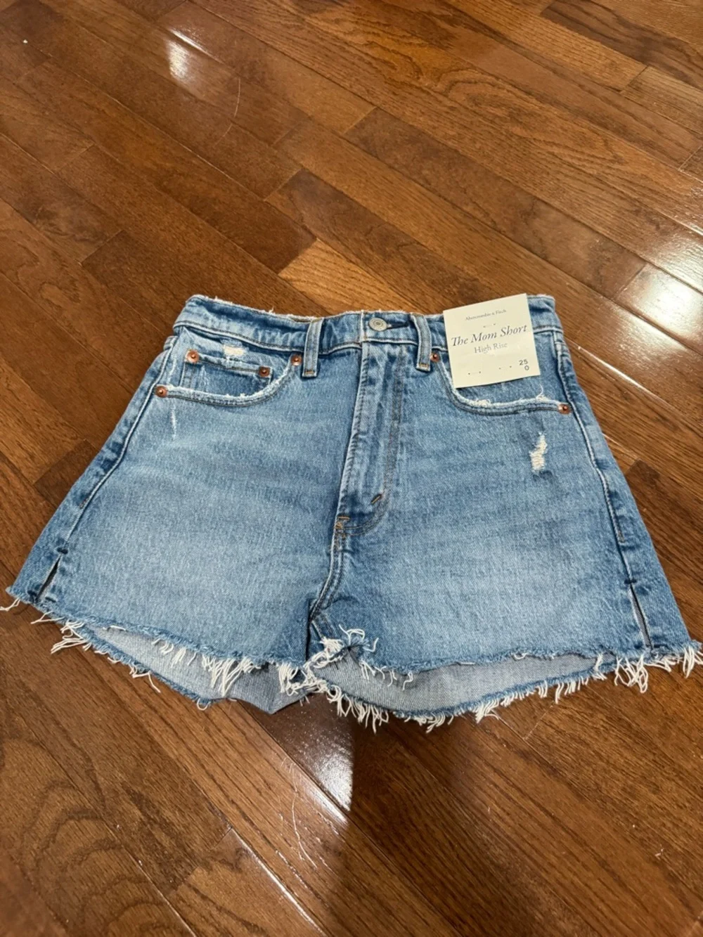 NEW Abercrombie The Mom Shorts High Rise Denim Shorts - Light Blue - Picture 1 of 8